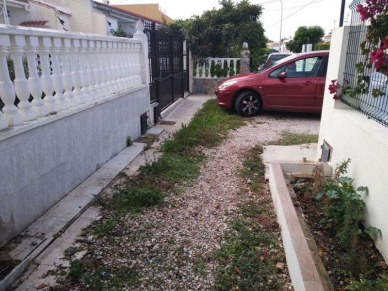 ST1000: Villa te koop in Torrevieja, Alicante