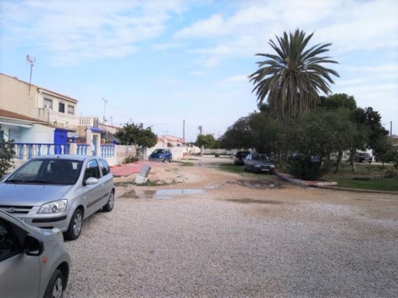 ST1000: Villa te koop in Torrevieja, Alicante