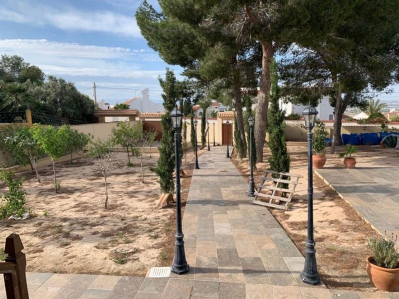ST1029: Villa for Sale in San Miguel De Salinas, Alicante