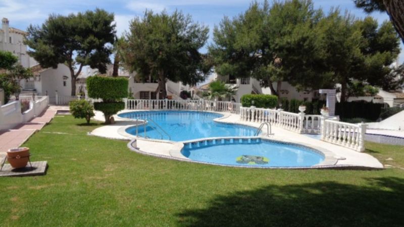 ST1039: Villa à vendre dans Torrevieja, Alicante