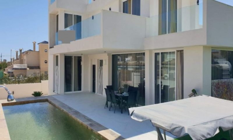 ST1044: Villa te koop in Orihuela Costa, Alicante