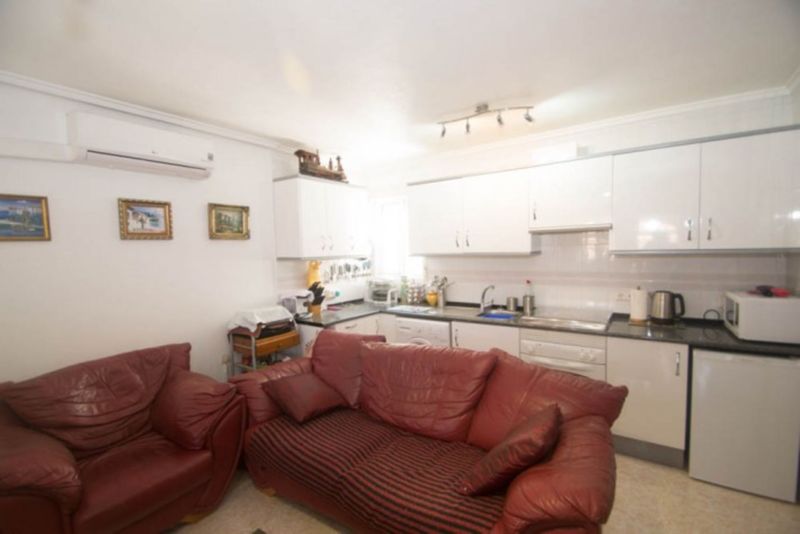 ST1045: Villa à vendre dans Torrevieja, Alicante