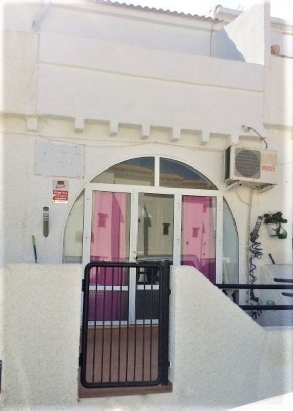 ST1095: Duplex à vendre dans Torrevieja, Alicante
