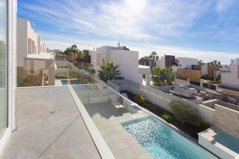 ST1103: Villa for Sale in Torrevieja, Alicante