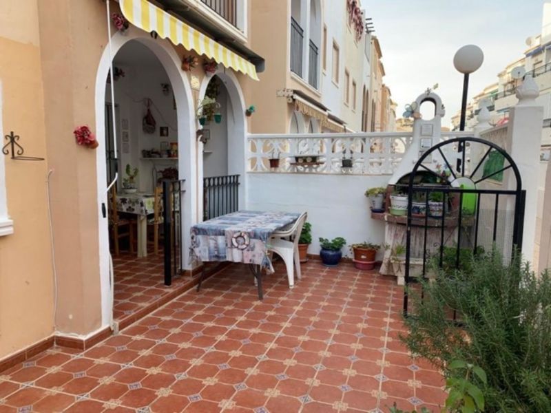 Villa à vendre dans Torrevieja, Alicante