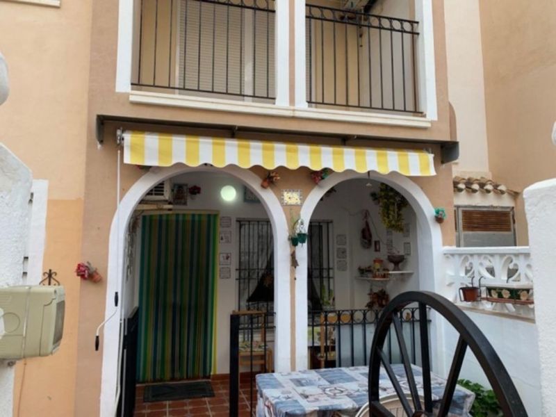 ST1105: Villa à vendre dans Torrevieja, Alicante