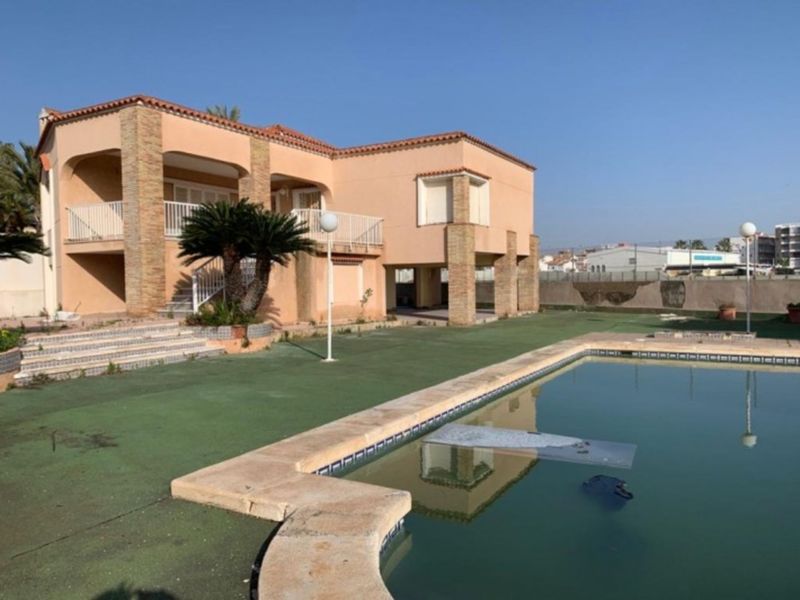 ST1116: Villa à vendre dans Torrevieja, Alicante