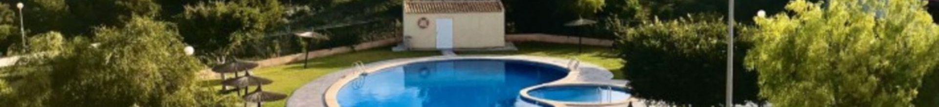 ST1138: 2 Slaapkamer Villa te koop