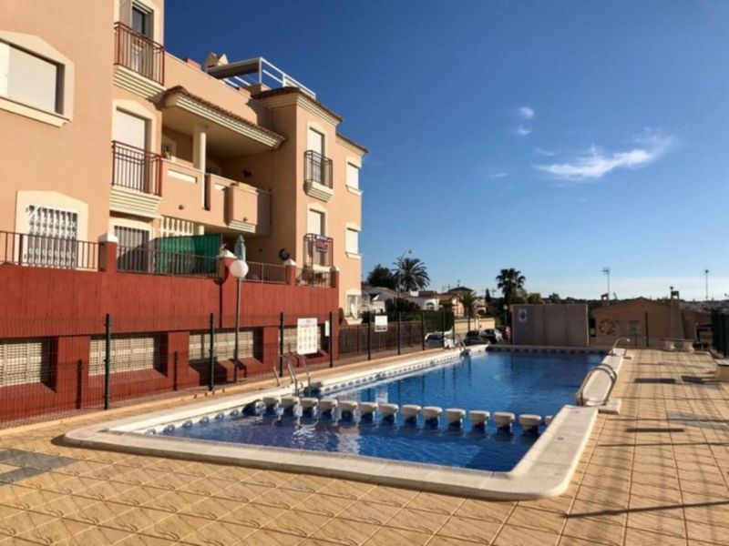 Tweezijdig te koop in Orihuela Costa, Alicante