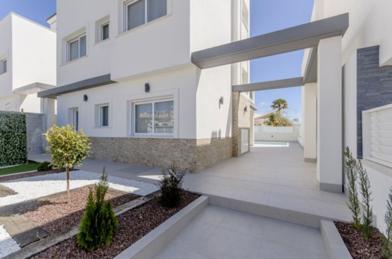 ST1149: Villa te koop in Torrevieja, Alicante