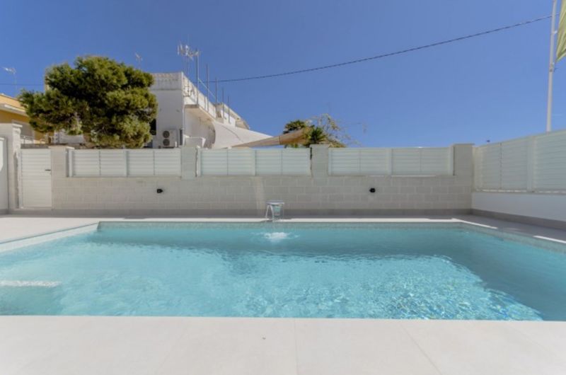 ST1149: Villa te koop in Torrevieja, Alicante
