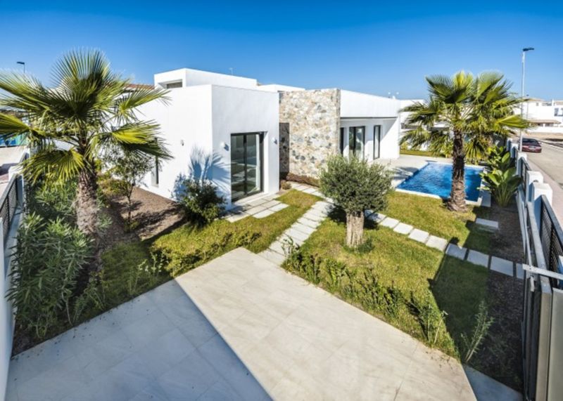 Villa te koop in Pilar De La Horadada, Alicante
