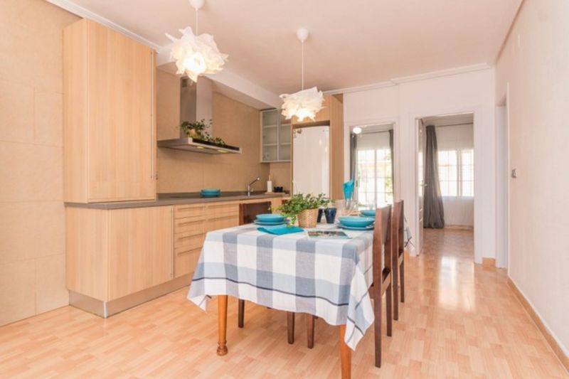 ST1160: Villa zu verkaufen im Torrevieja, Alicante