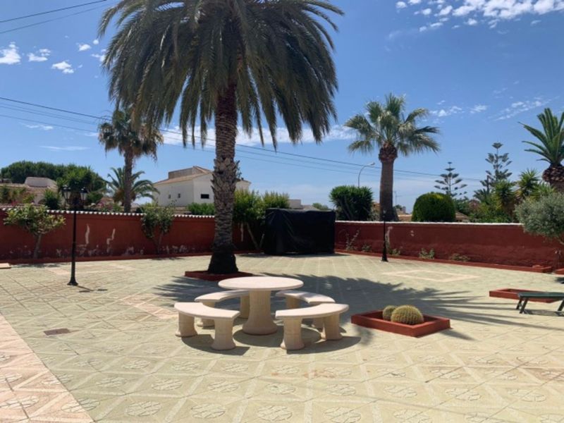ST1165: Villa for Sale in Torrevieja, Alicante