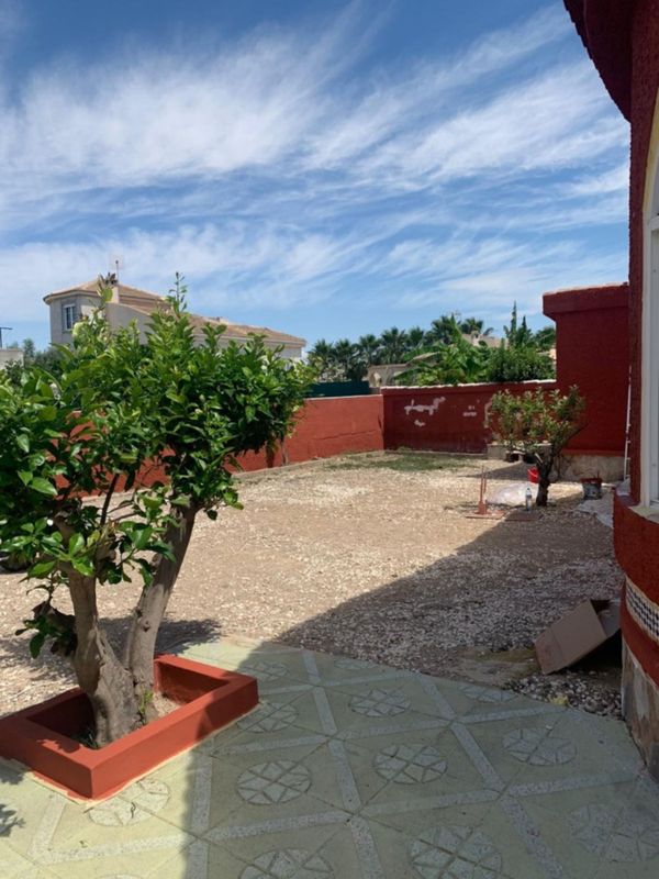 ST1165: Villa for Sale in Torrevieja, Alicante
