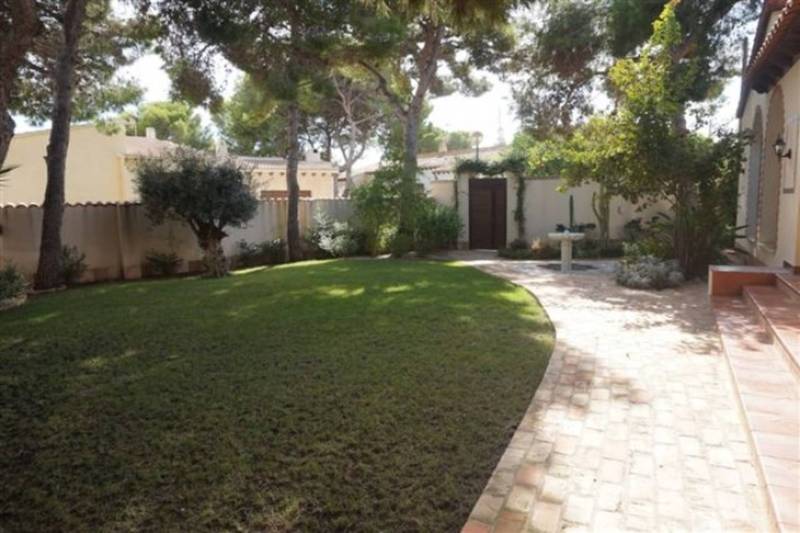 ST459: Villa for Sale in Torrevieja, Alicante