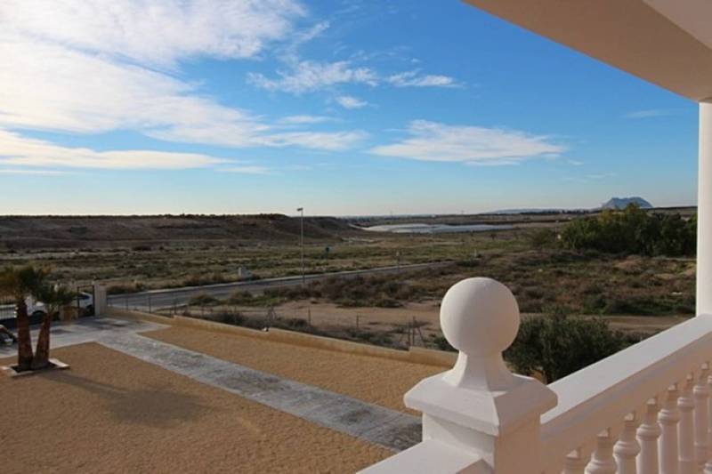 ST570: Villa for Sale in Los Girasoles (Muchamiel), Alicante
