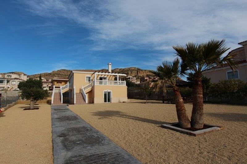 ST570: Villa for Sale in Los Girasoles (Muchamiel), Alicante