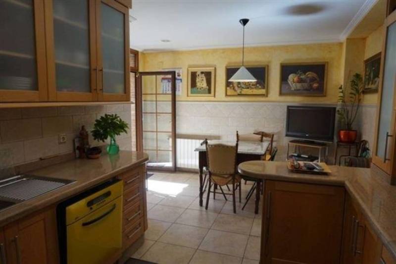 ST573: Villa à vendre dans Barrio De La estacion De Crevillente, Alicante
