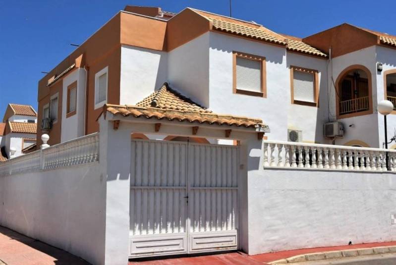 ST580: Duplex for Sale in Torrevieja, Alicante