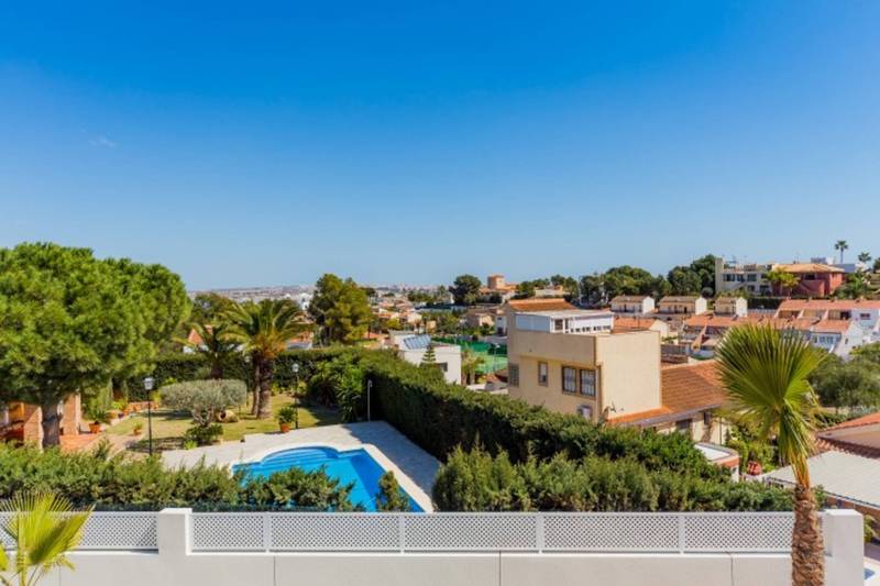 ST684: Villa à vendre dans Torrevieja, Alicante