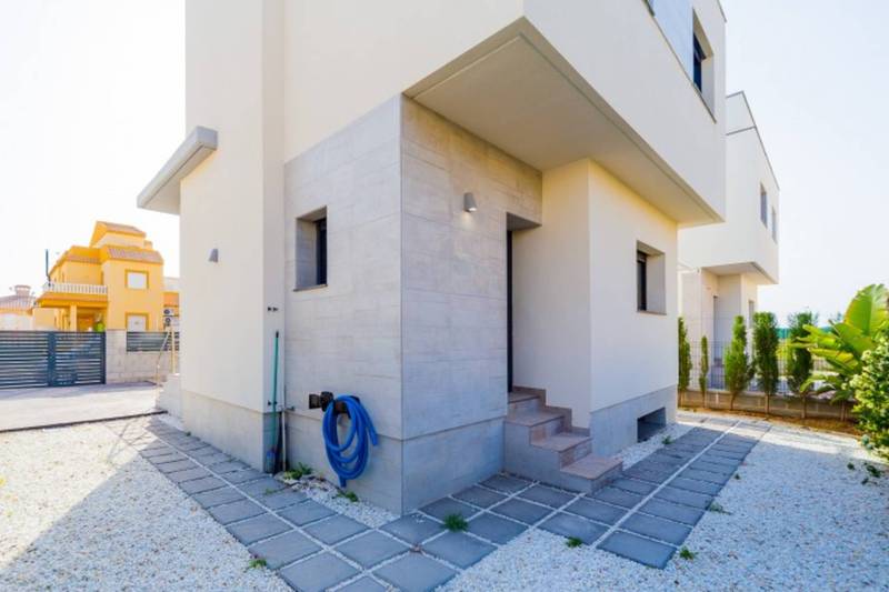 ST685: Villa te koop in Torrevieja, Alicante