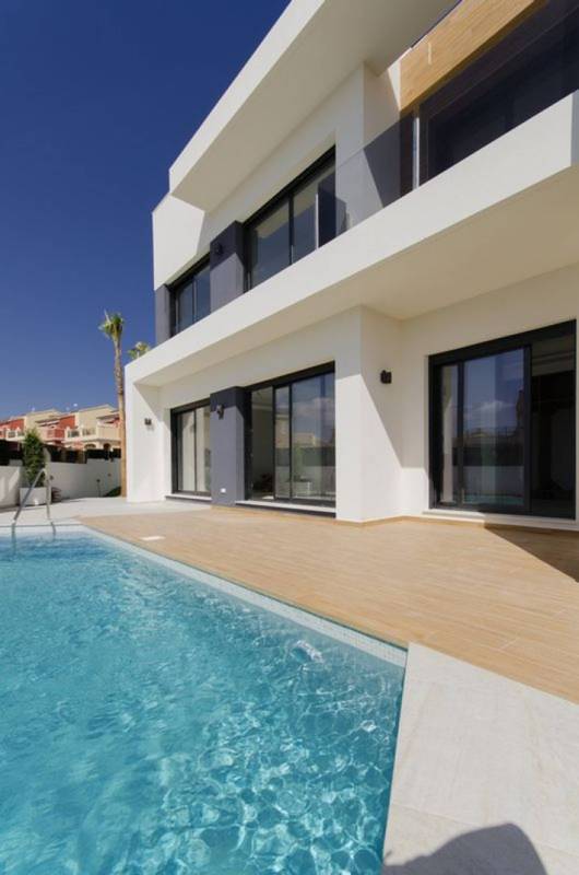 ST702: Villa for Sale in Torrevieja, Alicante