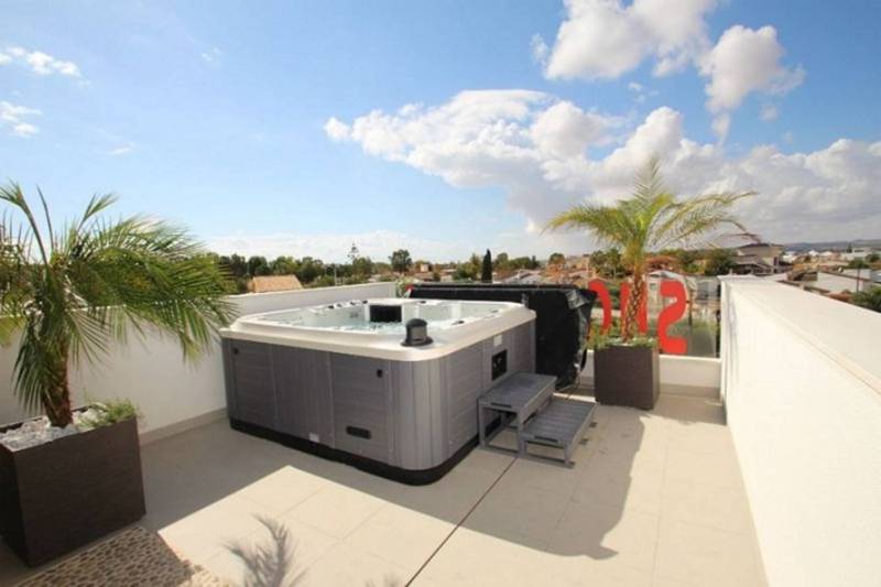 ST712: Villa zu verkaufen im Torrevieja, Alicante