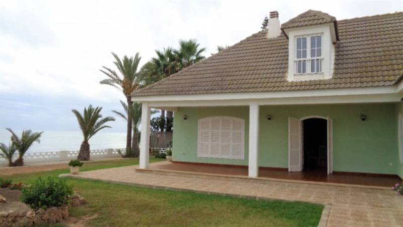 ST864: Villa en venta en Torrevieja, Alicante