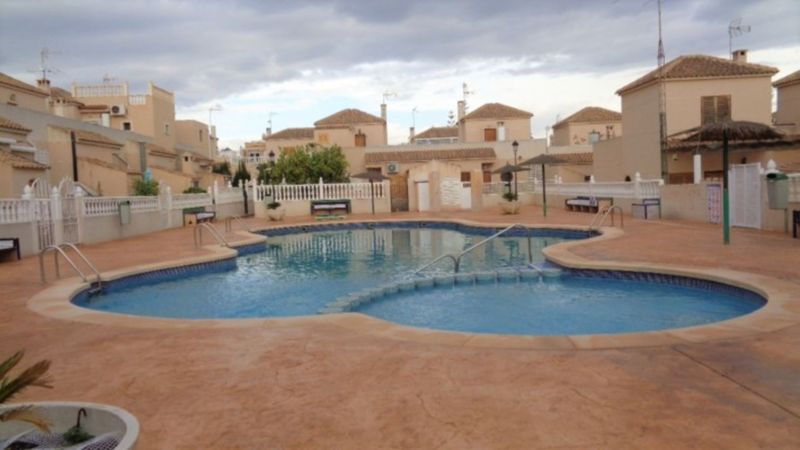 ST895: Tweezijdig te koop  Torrevieja, Alicante