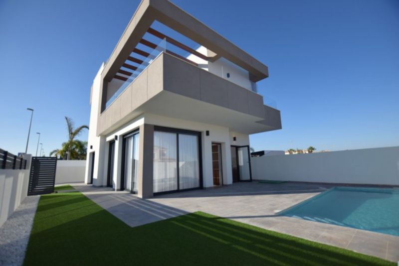 ST919: Villa te koop  Los Montesinos, Alicante