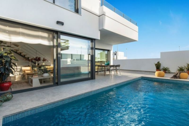 ST933: Villa en venta en Dolores, Alicante
