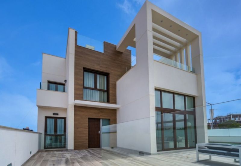 ST940: Villa te koop in Torrevieja, Alicante