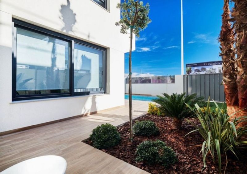 ST952: Villa te koop in Torrevieja, Alicante