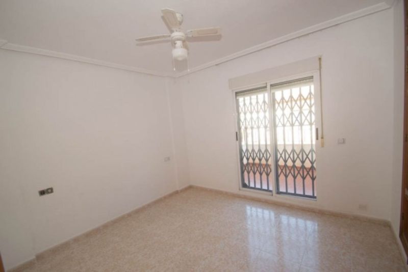 ST970: Tweezijdig te koop in Orihuela Costa, Alicante