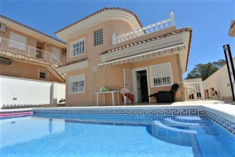 Villa à vendre dans Torrevieja, Alicante