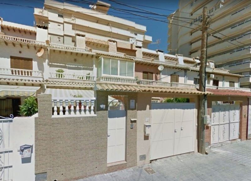 Tweezijdig te koop in Torrevieja, Alicante